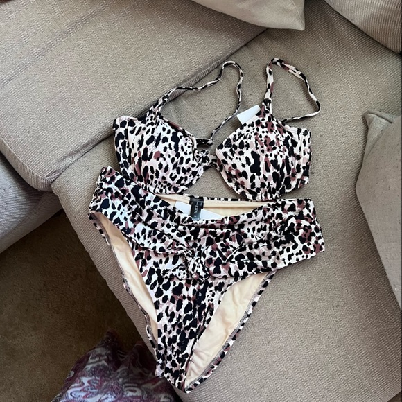 NWT Vici Dolls collection 2 piece swimsuit - Picture 2 of 4